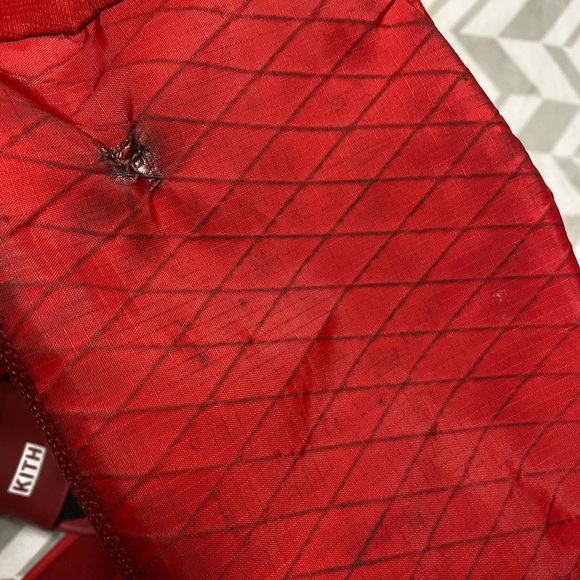 Supreme FW18 Red backpack - Picture 3 of 3